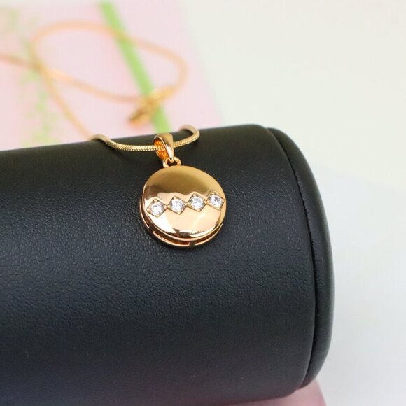 "Round Rose Gold Pendant with Zigzag White Crystal Accent Design, XPPT1255 - Picture 3 of 12